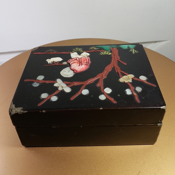 Vintage lacquer box with semi-precious stone decoration - made in China - Picture 5 of 8